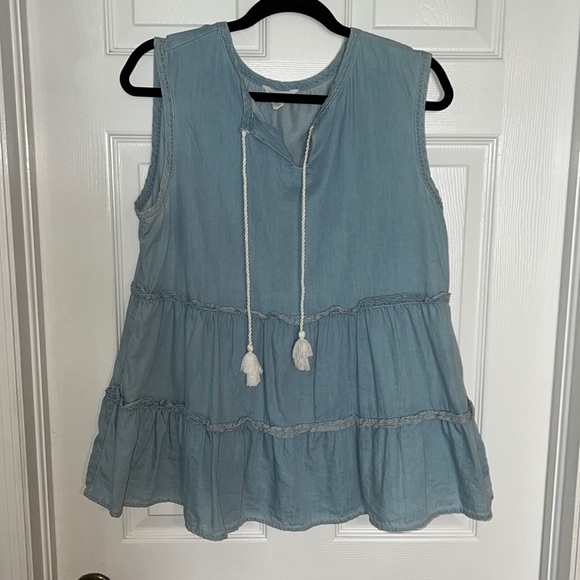 Like New Tanktop - Picture 1 of 3